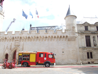 illustration de La Rochelle : mobilisation des pompiers de Charente-Maritime pour lutter contre les flammes