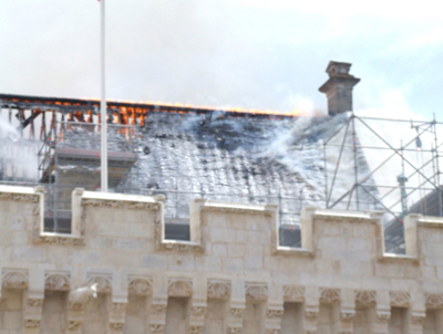 illustration de  La Rochelle : l'incendie de l'Htel de Ville teint  5h15 du matin, samedi 29 juin 2013