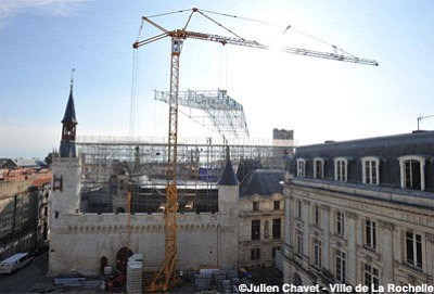 illustration de Reconstruction de l'htel de Ville de La Rochelle : dmontage de la grue, lundi 4 novembre 2013