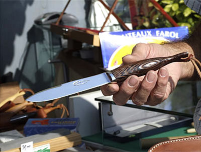 Photo : Farol : des couteaux de marin